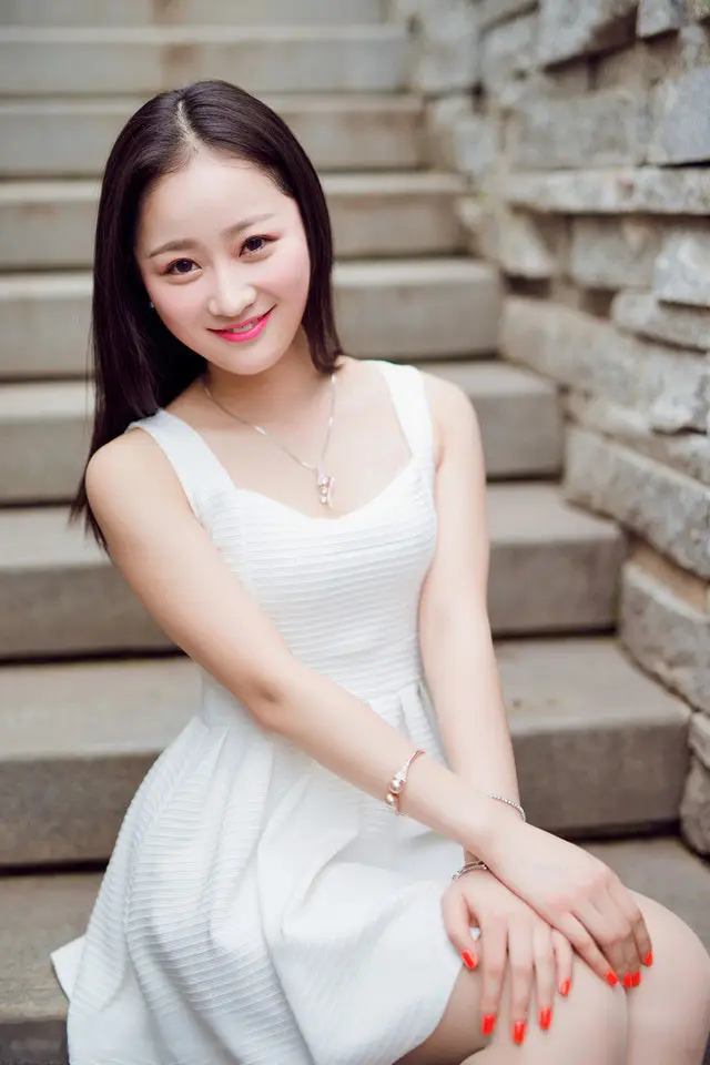 和田温州私人伴游商务伴游乔妹的联系方式！